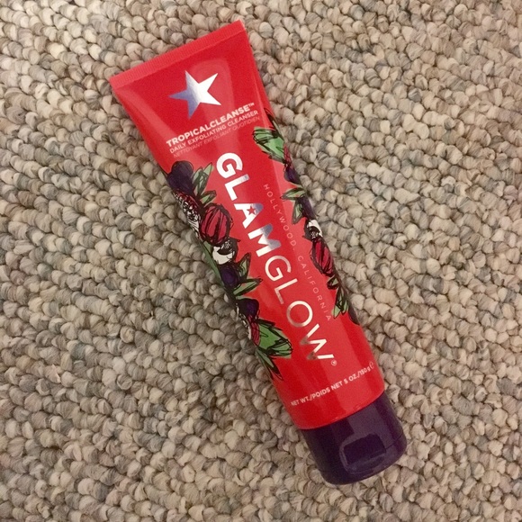 glamglow tropical exfoliating cleanser